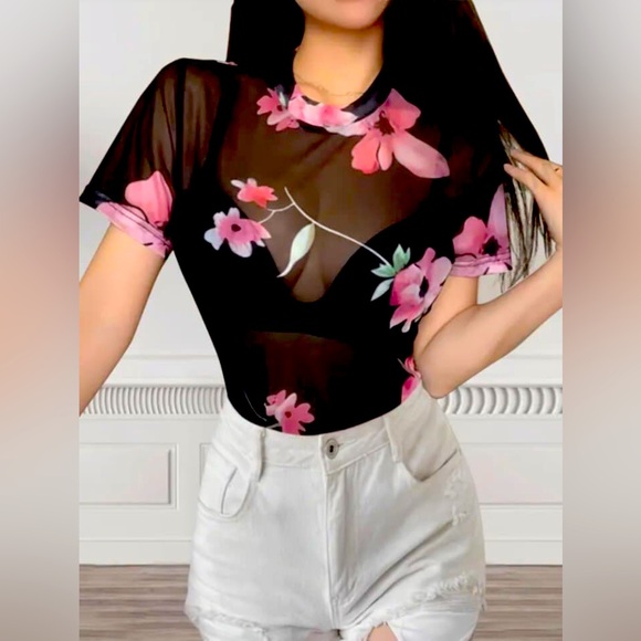 Sexy floral mesh top 🖤🌸 - Picture 2 of 4